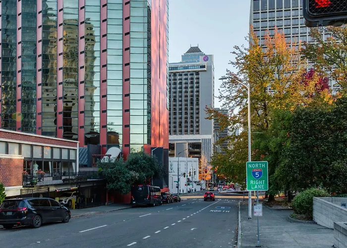 Golf Hotel: Coast Seattle Downtown Hotel By Apa