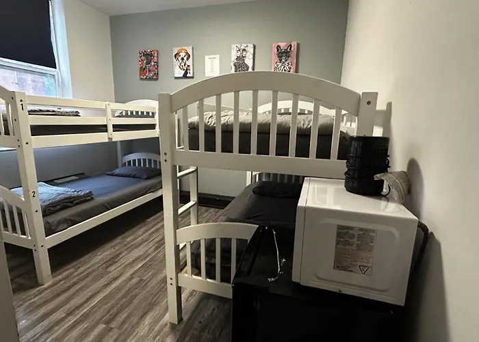 Motels Queen Nest