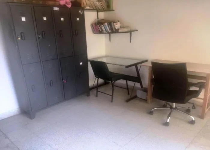 Hotel nahe College: Yellow House Hostel