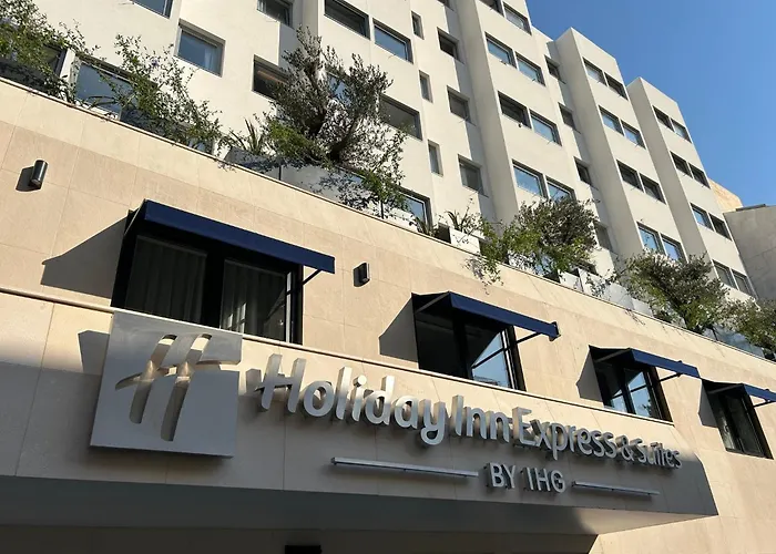 3 SterneHotel Holiday Inn Express & Suites Lisbon - Principe Real By Ihg