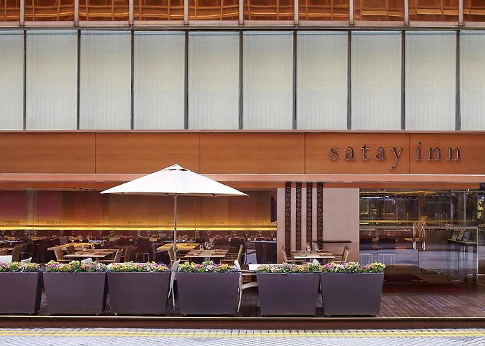  Royal Pacific & Towers