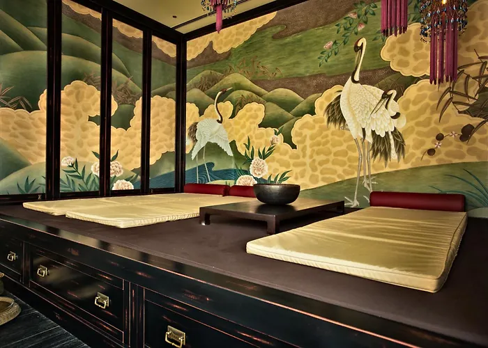 Jacuzzi-Hotel: Enterprise Hotel Design & Boutique