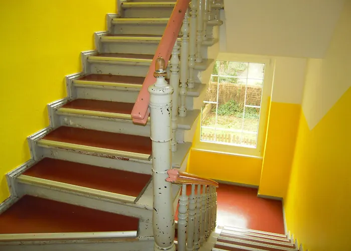 Lodge: Happy Go Lucky Hotel + Hostel