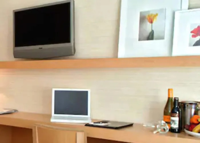 Resort: Orchard Garden Hotel