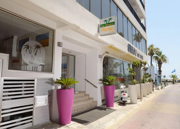 Les Palmiers Beach Boutique Hotel & Luxury Apartments