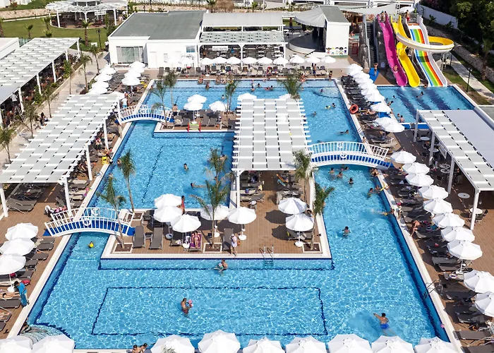 Karmir Resort & Spa
