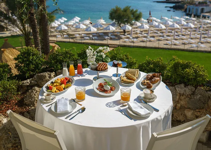 Hotel Am Strand Grotta Palazzese Beach