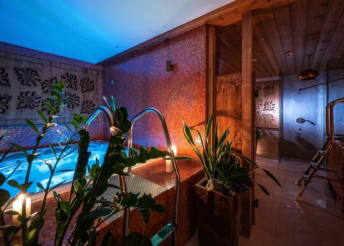 Gold Hotel