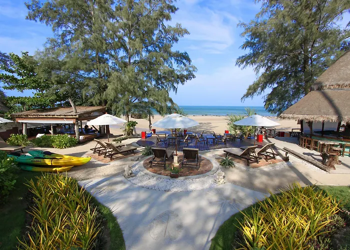 Lanta Castaway Beach