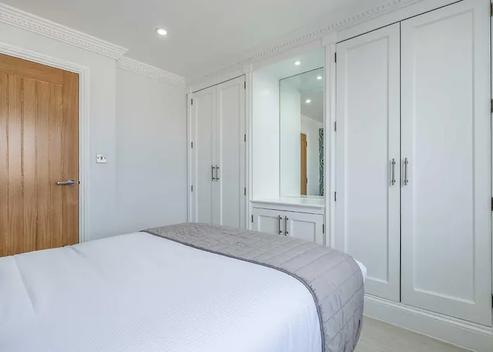 Chelsea Cloisters Serviced s
