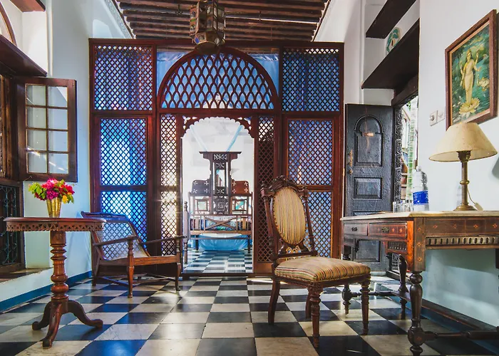 Zentrales Hotel: Emerson On Hurumzi