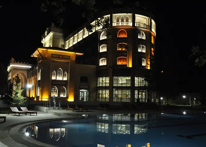 Hotel nahe College: Connect Thermal Hotel
