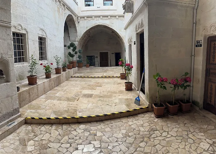 Hira Cave Hotel