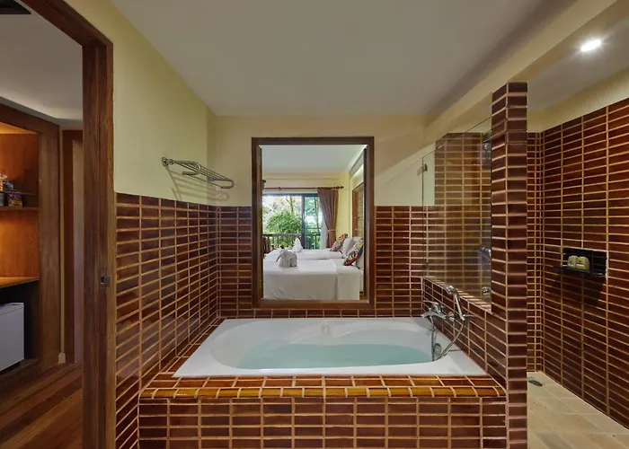  Khaolak Paradise