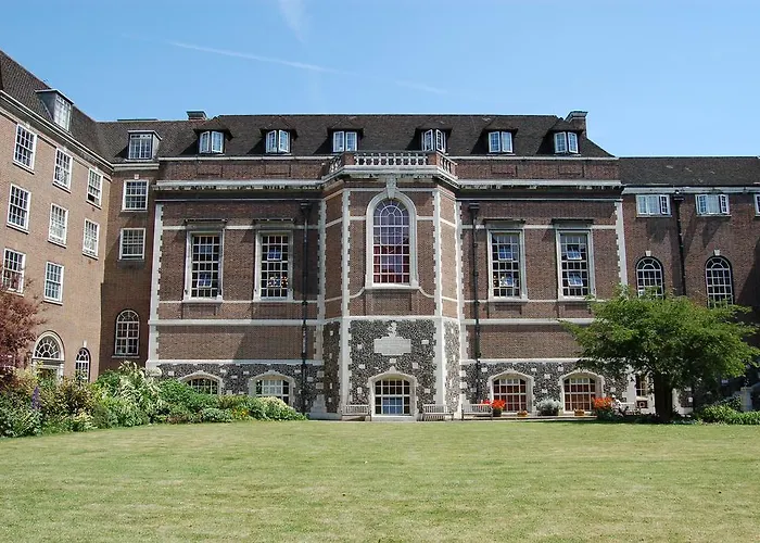 Apartment: Goodenough College - University Residence