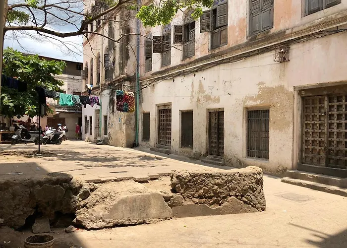 Strandhotel: Bottoms Up