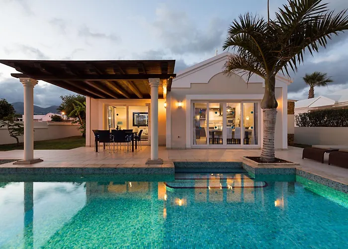 Hotel mit Pool: Villas Alondra