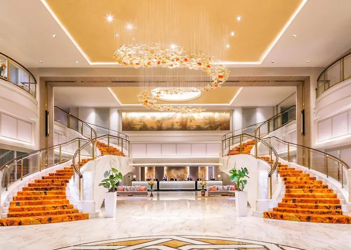 Royal Plaza On Scotts